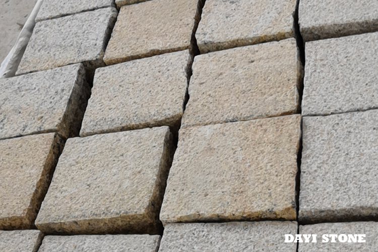 Cubes Yellow Granite G682 Top Bushhammered edges natural split bottom sawn 16x16x16cm - Dayi Stone